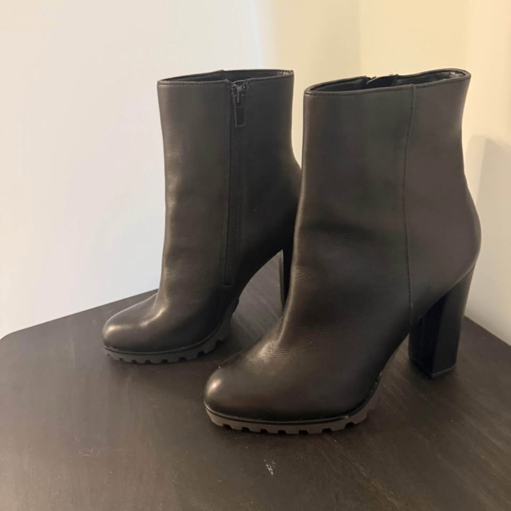 Aldo Black Ankle Bootie heels